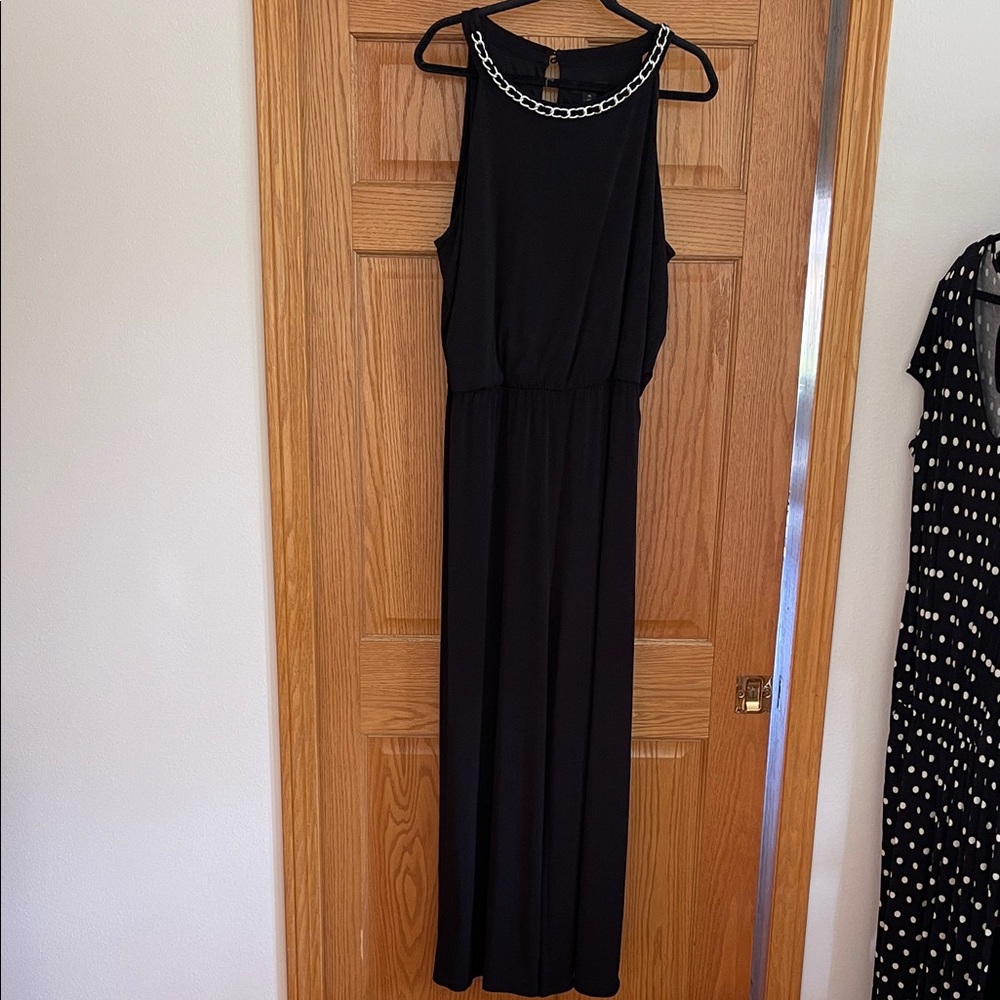 Elegant Black Maxi Jumper with Chain Detail